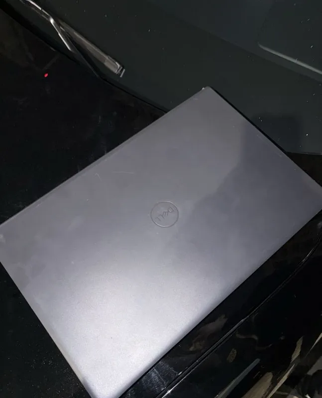 Dell i3 8gb RAM noutbuki sotiladi 5 Dell i3 8gb RAM noutbuki sotiladi 5