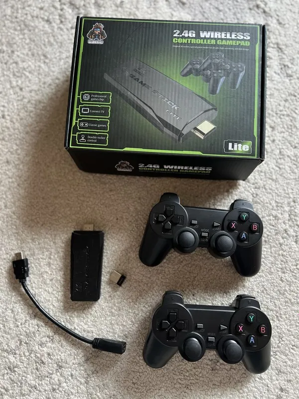 Игровая приставка Game Stick Lite.