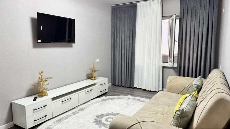 Аренда квартиры 2-комн, 63 м², 3/5 этаж (вторичка)
