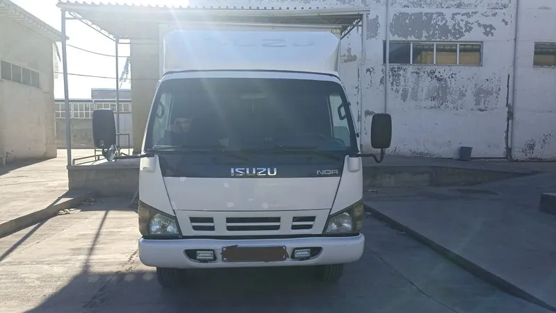 isuzi 2011 -yil 1 isuzi 2011 -yil 1
