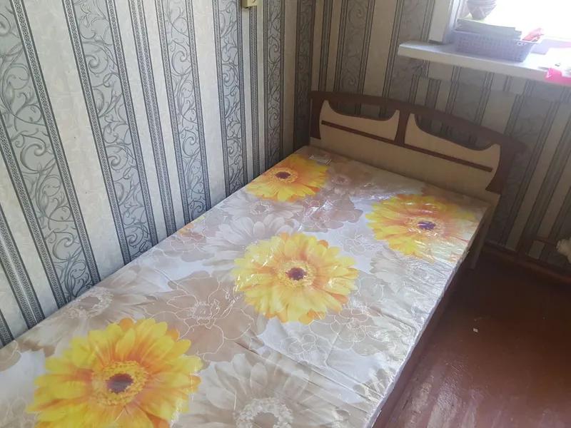 кровать односпальная кровать односпальная