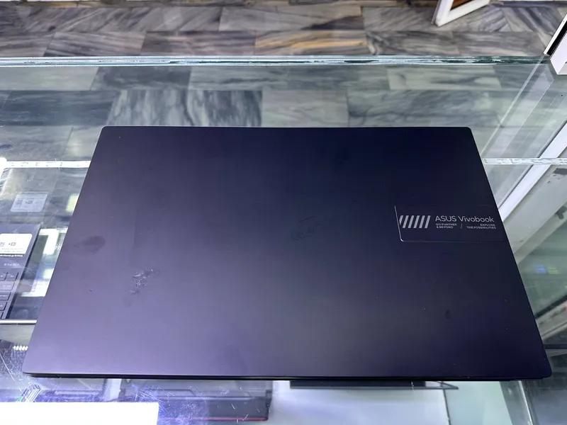 Ишлатилган Asus Vivobook 4 Ишлатилган Asus Vivobook 4