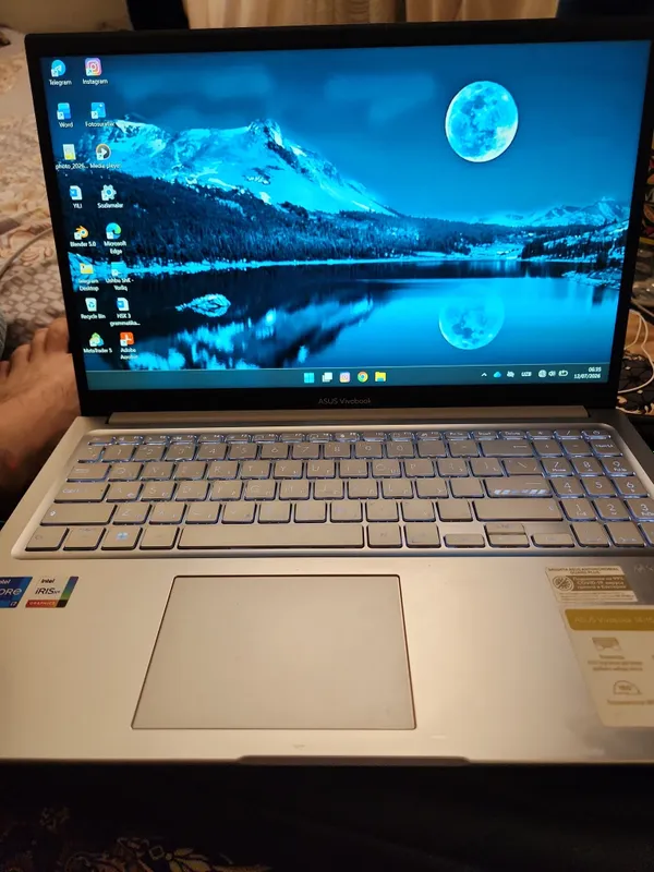 ASUS Vivobook 15 Core i7 16GB 512GB SSD 2
