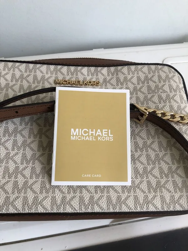 Фирменая сумочка от michael kors