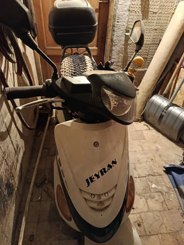 Скутер белый JEYRAN — фото 2