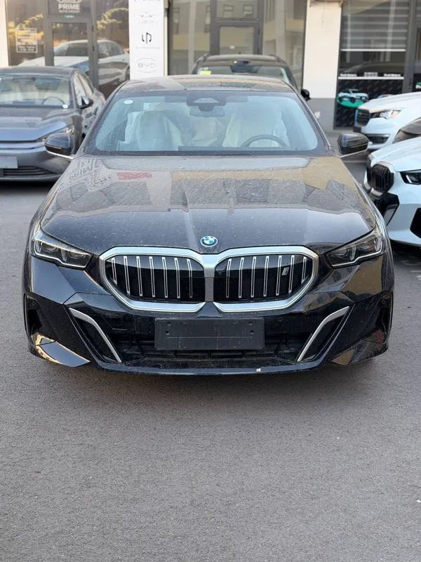 bmw i5 40L 2025 yil 4.400km yurgan — фото 1