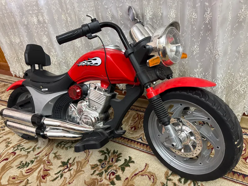 Bolalar motosikli sotiladi