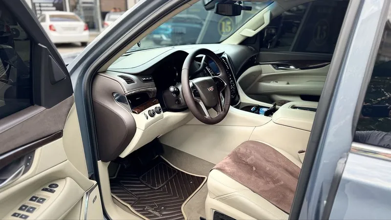 Cadillac Escalade / 2017 6 Cadillac Escalade / 2017 6