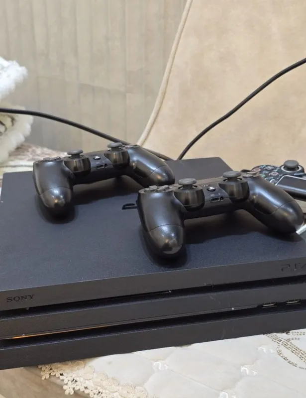 Ps 4 Pro 1Tb Sotiladi Holati Tiniq PlayStation
