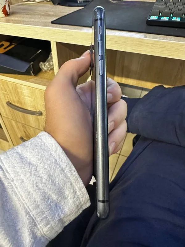 Iphone 11 qora 64gb 5
