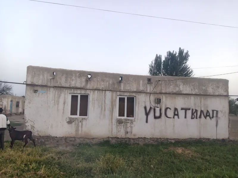Uy sotiladi suv gaz svet bor