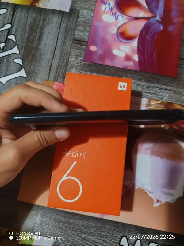 redmi 6 ekrani singan kamerani shishasi yoʻq 4
