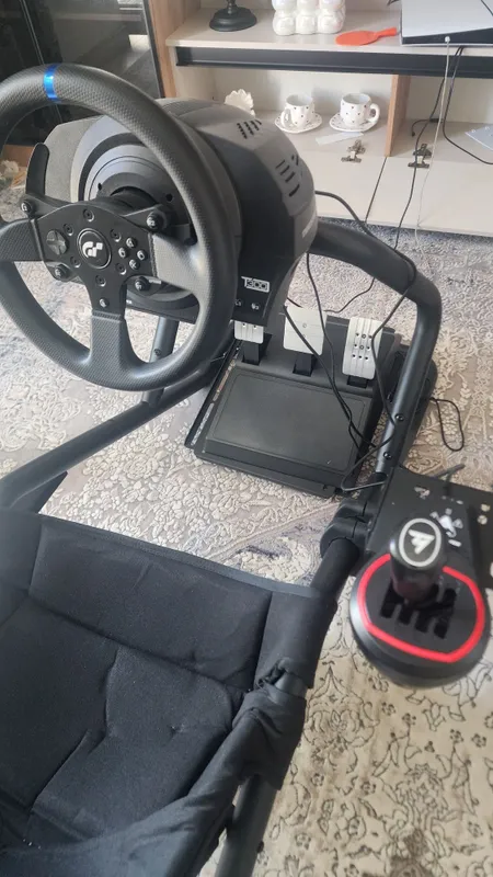 Thrustmaster t300 Real Avtomobil 2 Thrustmaster t300 Real Avtomobil 2