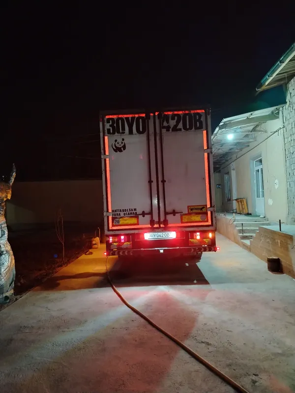 Isuzu Yuk avtomobili Mercedes benz sotiladi 10T lik — фото 2