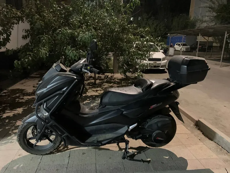 Бензиновый скутер Nmax 1 Бензиновый скутер Nmax 1