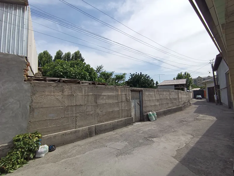 Продаётся участок в центре города 4,5 сотки, есть бартер 5 Продаётся участок в центре города 4,5 сотки, есть бартер 5