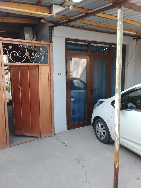 Uy va yer uchastkasi sotiladi 5