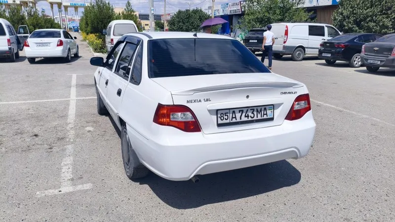 Nexia 2 sotiladi 3