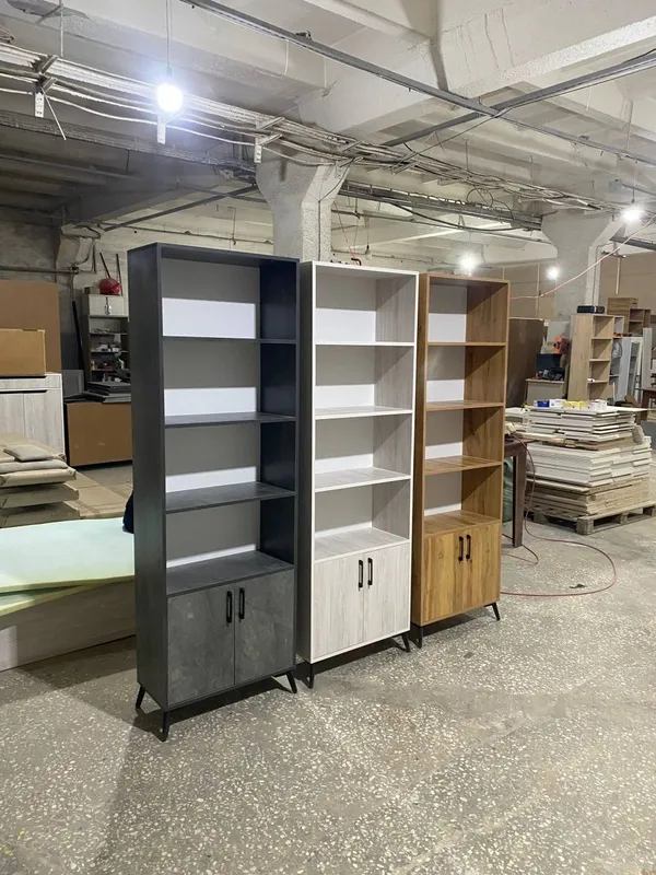 Loft stellaj / Kitob javoni va polkalari 1 Loft stellaj / Kitob javoni va polkalari 1