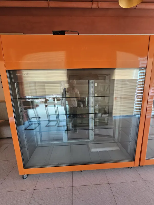 Минусовая Витрина electrosteel 3 двери 2 Минусовая Витрина electrosteel 3 двери 2
