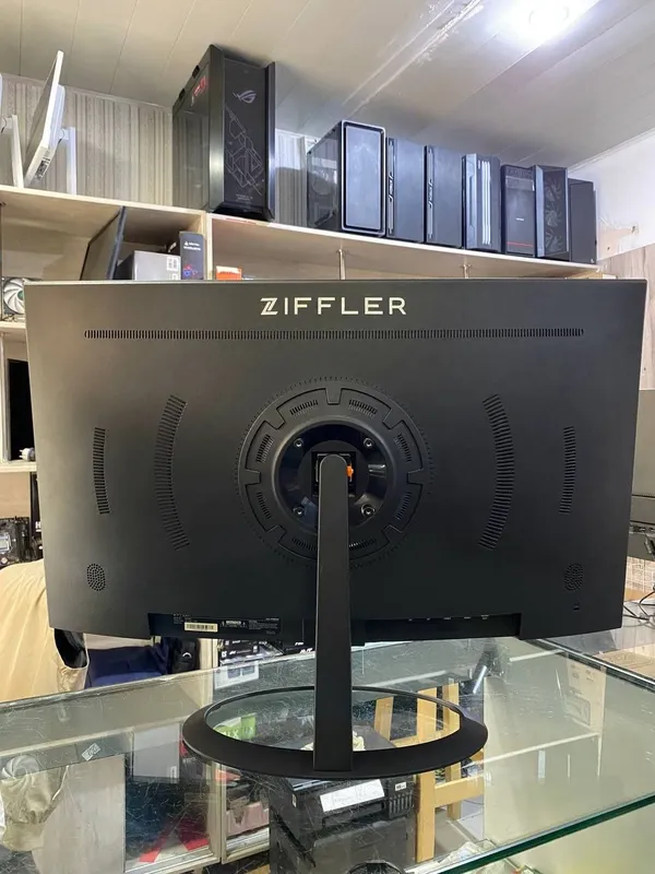 Ziffler 32 Curved RGB sotiladi 2
