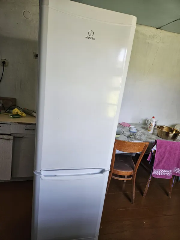 Холодильник Indesit NBA 18 1