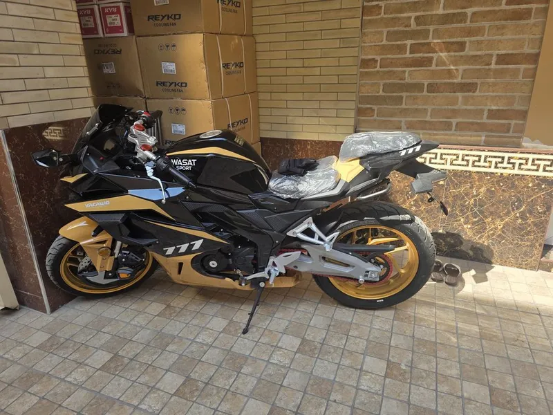 Moto 400 kuba yangi 100 km yurgan Moto 400 kuba yangi 100 km yurgan