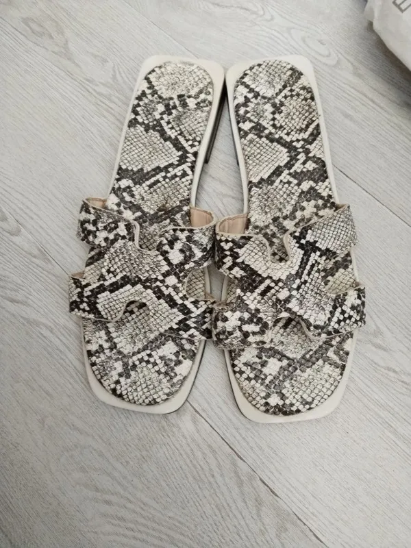 новые женские шлёпки