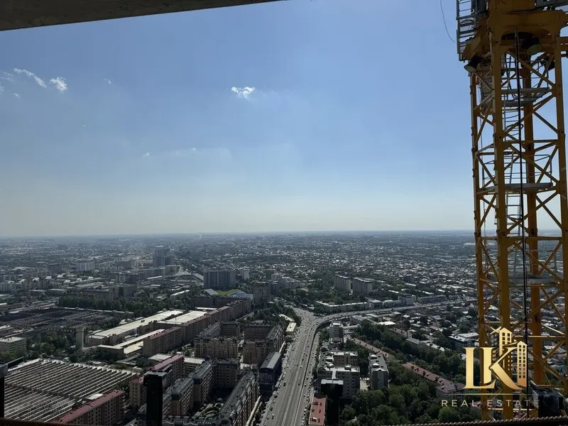 Piramit Tower ЖКda 3 xonali kvartira sotiladi (panoramali ko‘rinish), ta’mirsiz 9