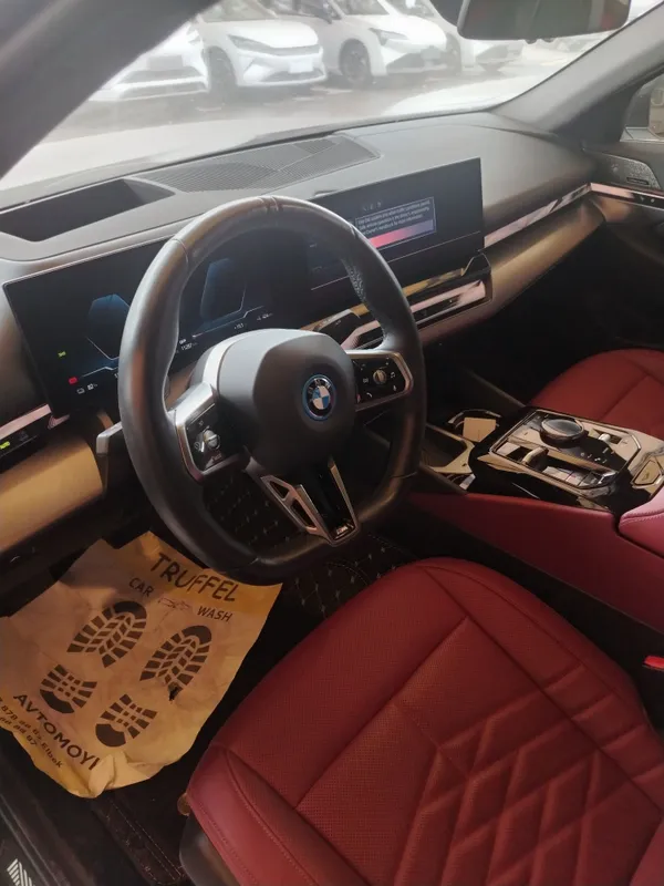 BMW i5 qoaraga qizil probeg 11300 Narx 58300 dollar ND Bob chqadi — фото 1