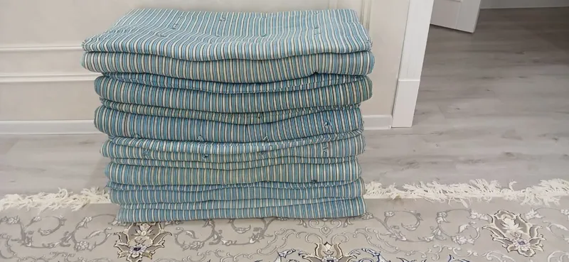 Matras foydalanilmagan faqat yigilib turgan qalin sifatli