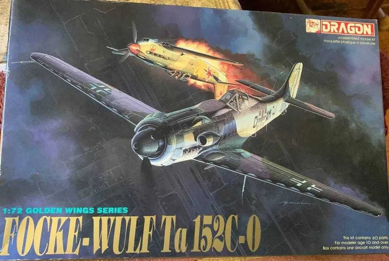 Сборная модель самолета Focke-Wulf Ta 152 (Dragon, 1/72) 1