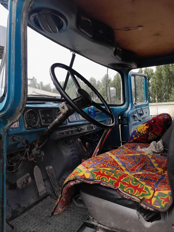 Zil 1991 yil Xolati yaxshi sotiladi 8000 kami bor 8 Zil 1991 yil Xolati yaxshi sotiladi 8000 kami bor 8