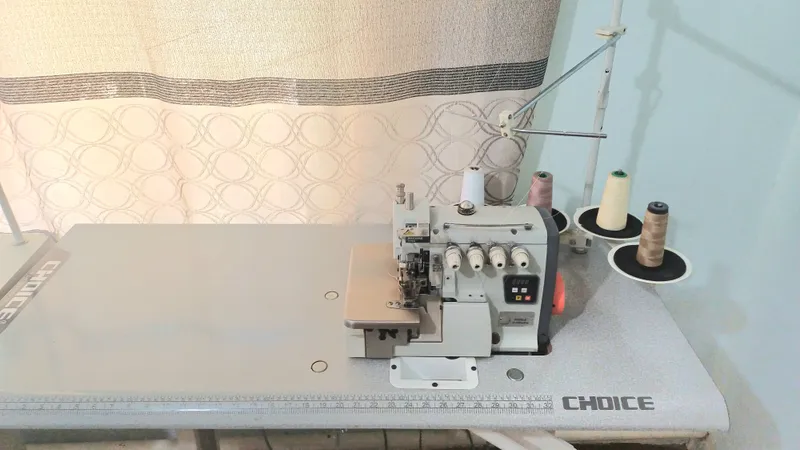 Choice OVERLOCK MACHINE холати янги — фото 1