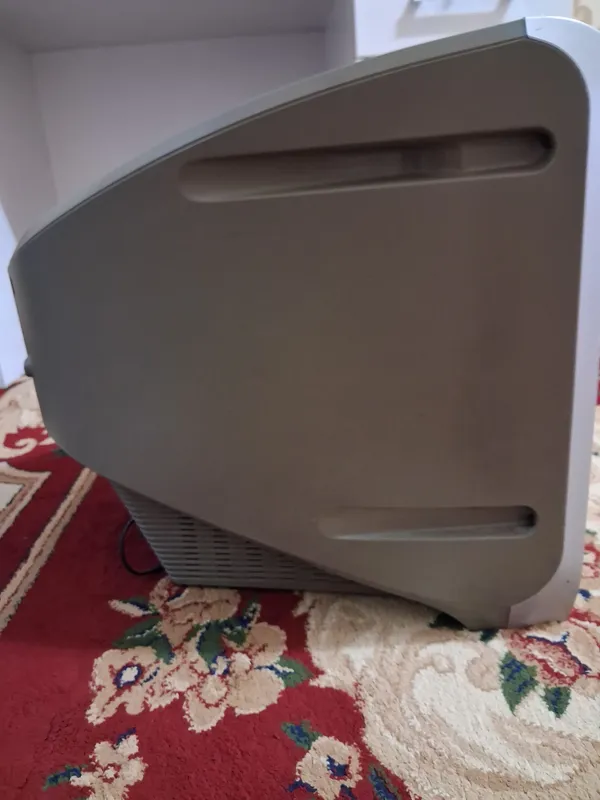 Sony Televizor. 4