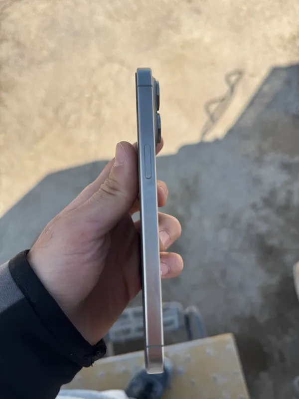 iPhone 15 pro max 2
