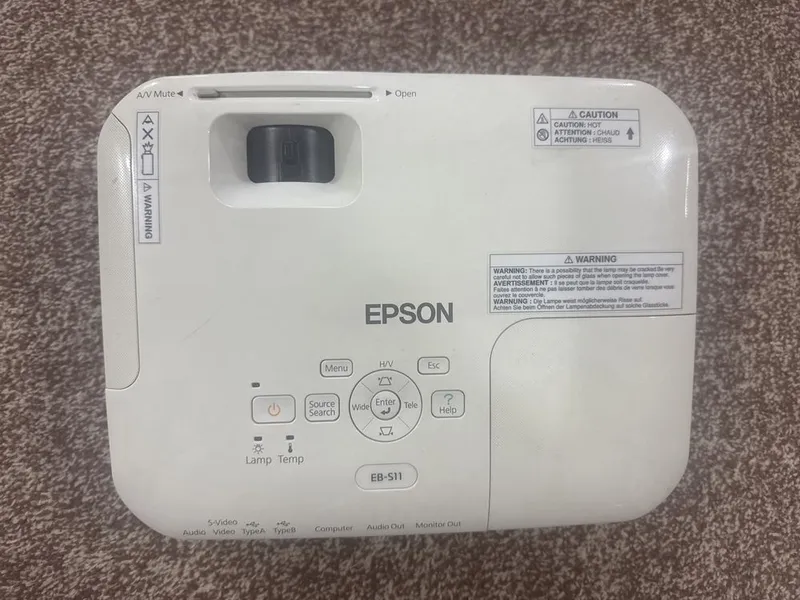 Proektor Epson LCD 1