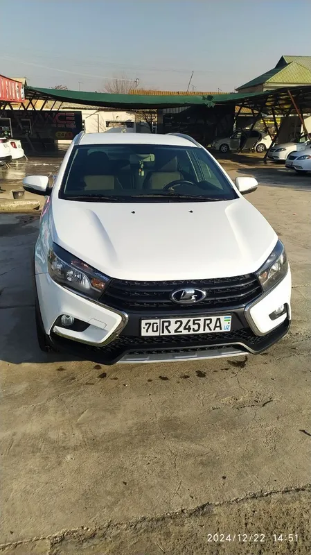 Lada Vesta SWCross