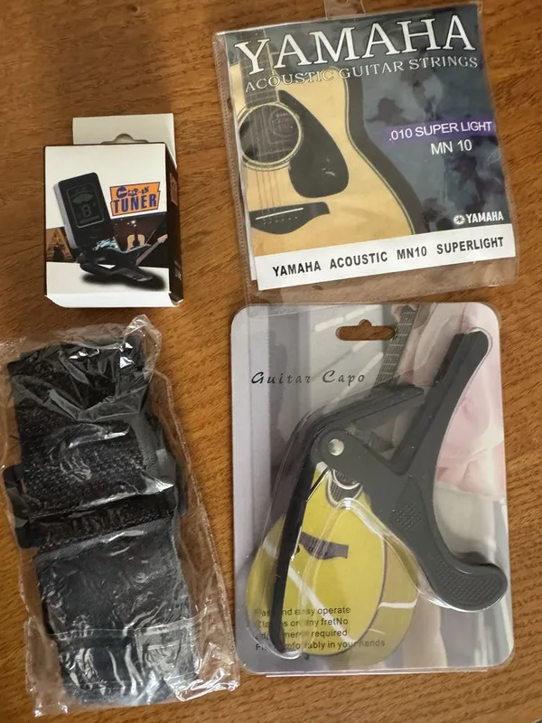 Gitaraga kapatastir,rement,tuner,struna sotiladi