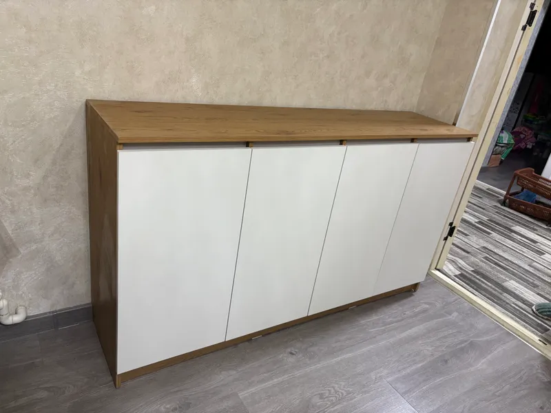 Komod +shkaf 4 eshikli shkaf kiyim va buyulamlar u
