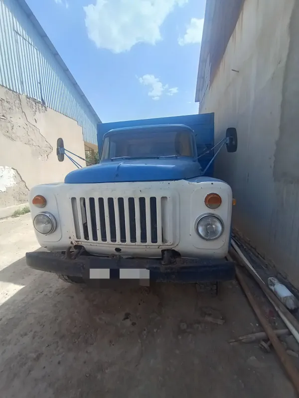 Gaz 53 samosval gazbalon qoyilgan