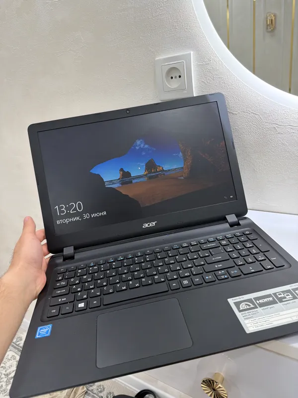 Acer : ASPIRE ES 15 noutbuk Acer : ASPIRE ES 15 noutbuk