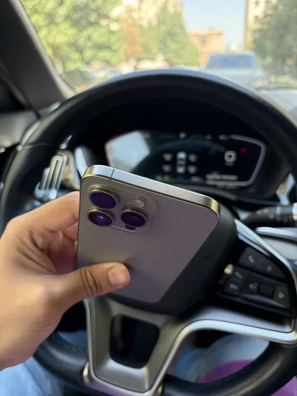 Iphone 15 Pro MAX 5