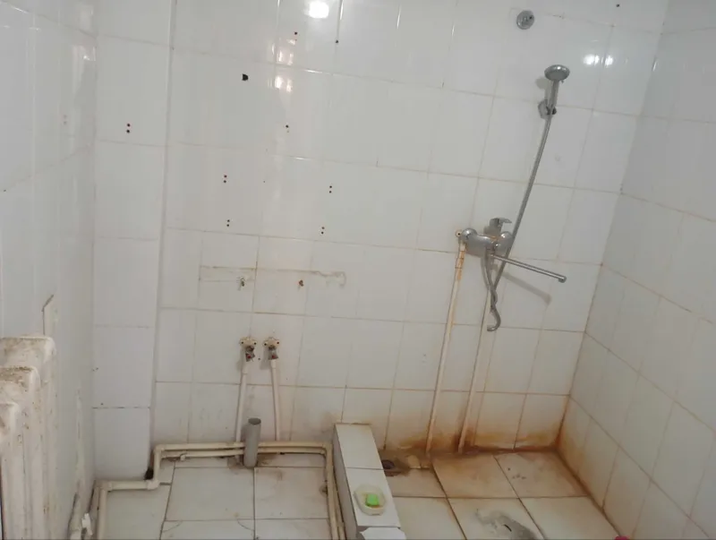 Продаётся 2-комнатный дом, переделанный в 4 комнаты, со всеми удобствами, 1 этаж 7