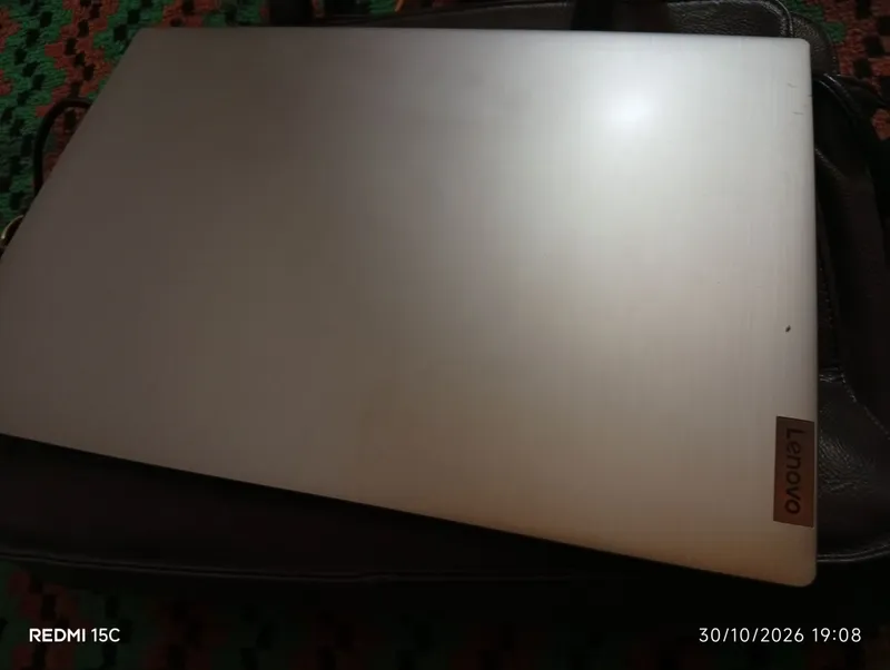 Notebook lenovo,RAM 8 GB, videokarta bor 2