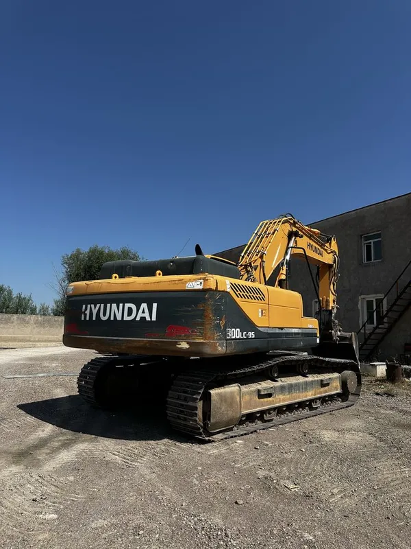 Hyundai 300 екскаватор срочна сотилади !!! 4 Hyundai 300 екскаватор срочна сотилади !!! 4