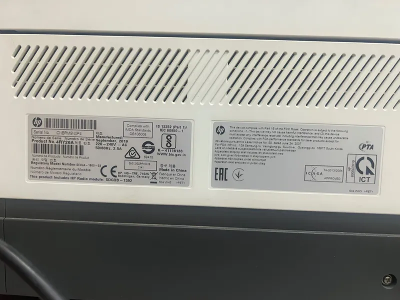 Продается принтер hp б/у + 2 картриджа и краса