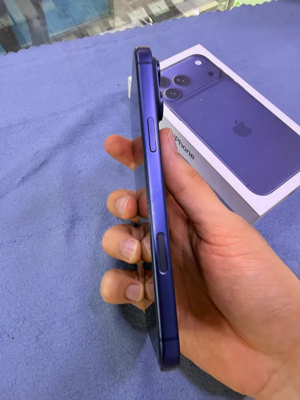 Iphone 17 pro max 4