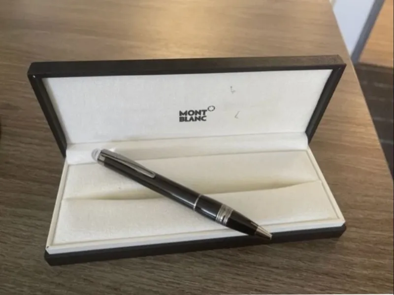 Элегантная ручка бренда MONT BLANC