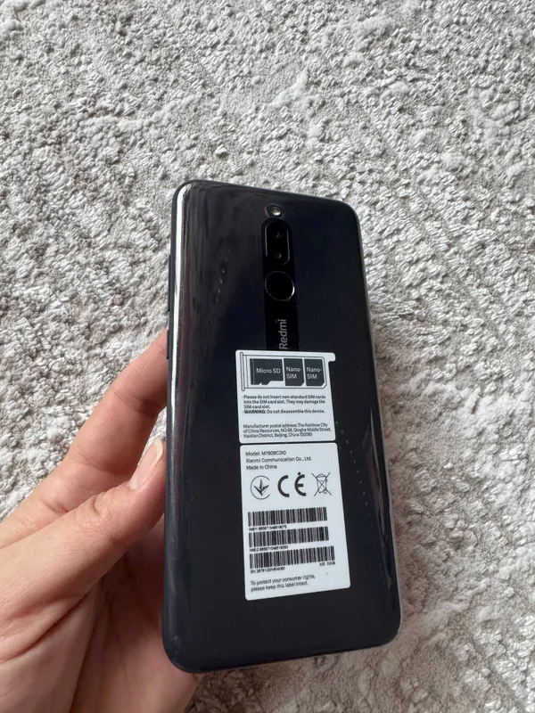 Продам Xiaomi Redmi 8 (3/32 ГБ) 1
